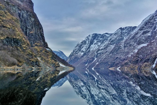 PRIVATE GUIDED TOUR: Norway's Highlights – Viking Special, 11-12 hours – WINTER - Stalheim’s winter roads and viewpoints