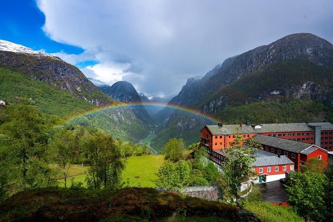 PRIVATE GUIDED TOUR: Norway's Highlights–Viking Special, 11 h - Flåm offers a short taste of a busy fjord port