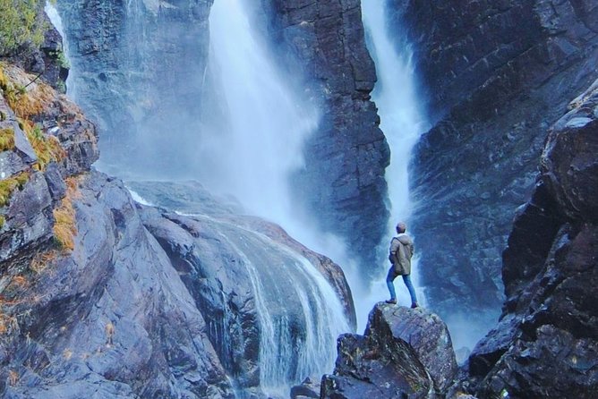 PRIVATE GUIDED TOUR: Secrets of the Fjords - the Osterfjord and Mo, 6-7 hours - Osterøy Bridge and the first fjord views