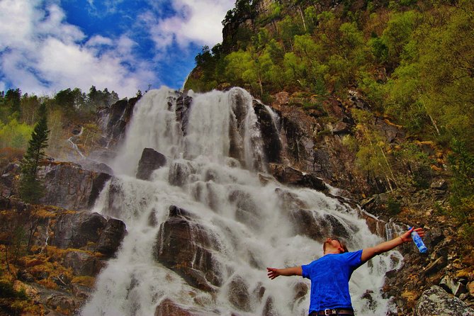 PRIVATE GUIDED TOUR: Secrets of the Fjords - the Osterfjord and Mo, 6-7 hours - Kvernhusfossen and the long return