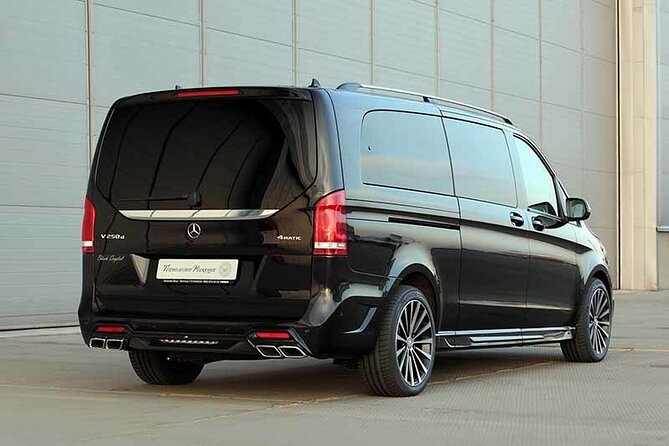 Private Luxury Van Departure from Copenhagen to Copenhagen Port - What the 15 to 20 minute ride is really like