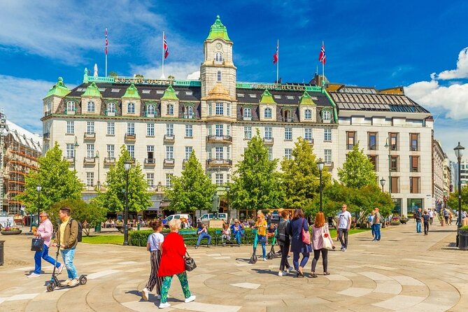 Private Oslo Tour with a Local, Highlights & Hidden Gems, 100% Personalised - Finding the unusual gallery and pastel street