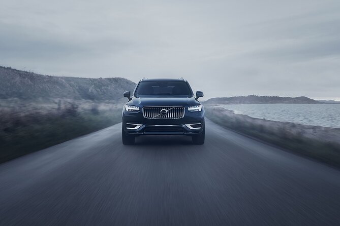 Private sightseeing in a Volvo XC 90 All inclusive museum/guiding - A private car, a private guide, and a flexible pace