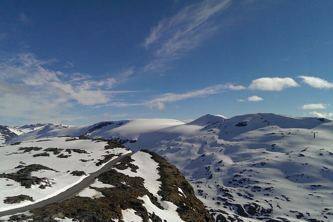 Private tour from Ålesund to Geiranger up to 15 people - Norangsdalen starts the day with wild scenery