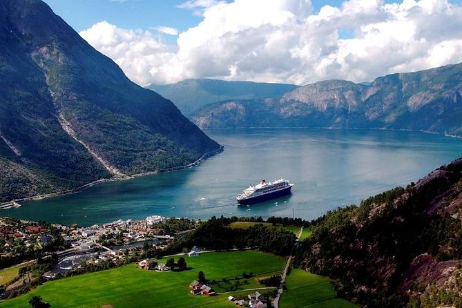 Private tour - Hardangerfjord, Voss Gondola & 4 Great Waterfalls - Skjervsfossen and the chance to feel the spray
