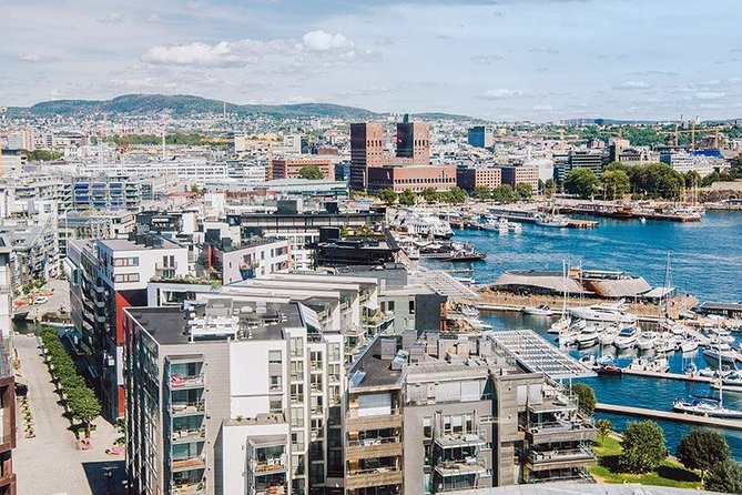 Private Transfer from Oslo Airport to Oslo City Centre - Finding your driver at the arrivals hall