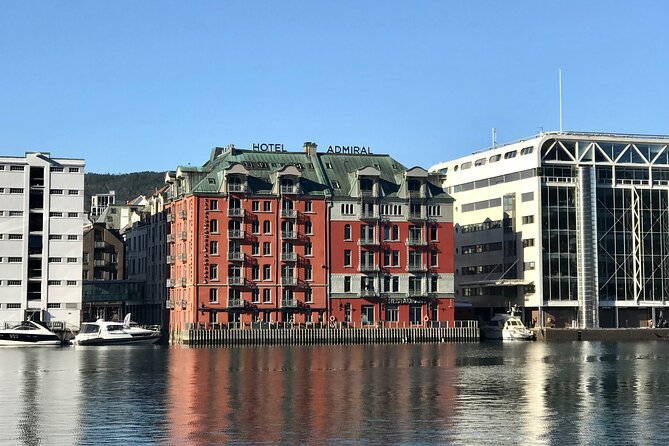 Private Walking Tour- Bergen Classics - Exploring Bergenhus Fortress in 30 minutes