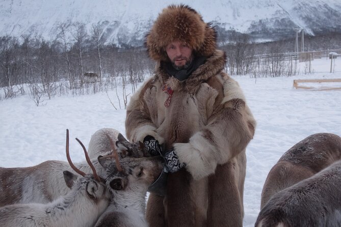 Reindeer feeding & Saami Culture - Winter clothing and all-weather planning