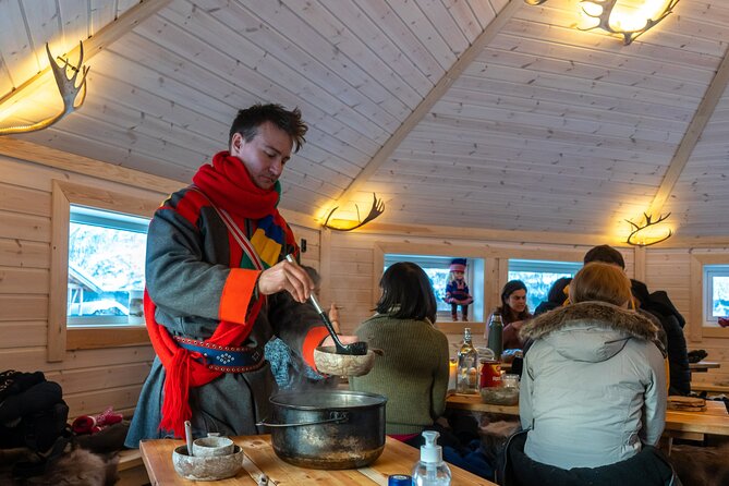 Reindeer feeding & Saami Culture with chance for Northern Lights - Waiting for the Northern Lights