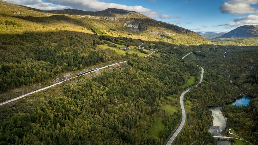 Romsdalen: Rauma Railway Golden Train with Guide - Weather, windows, and photography advice
