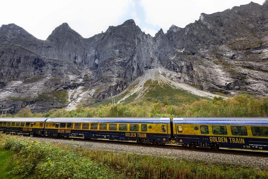 Romsdalen: Rauma Railway Golden Train with Guide - Bjorli and the 30-minute pause