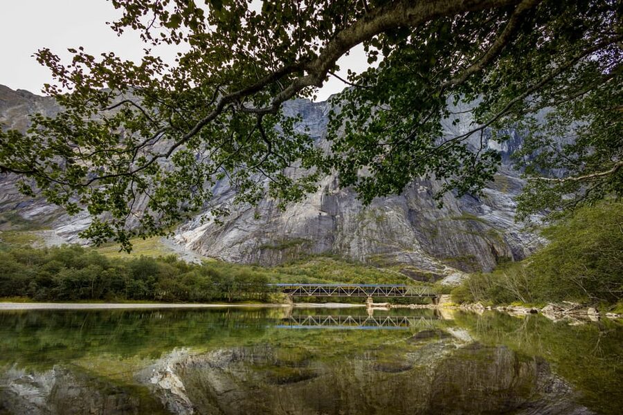 Romsdalen: Rauma Railway Golden Train with Guide - Commentary, history, and the Golden Train name
