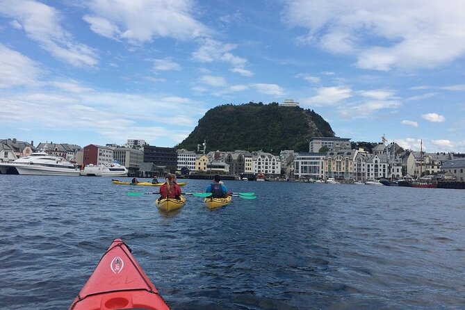 Sea Kayaking In Ålesund - Wind, rain, and the limits of the route