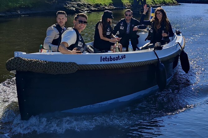 Self Drive Electric Boat in the Canals - Learning to drive without a boating license