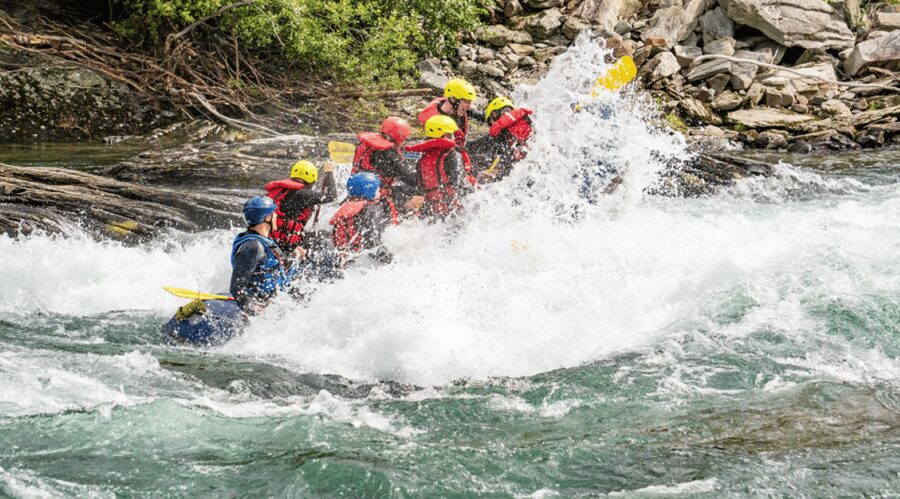 Sjoa: Unforgettable Rafting Experience - The supplied gear and what you should pack