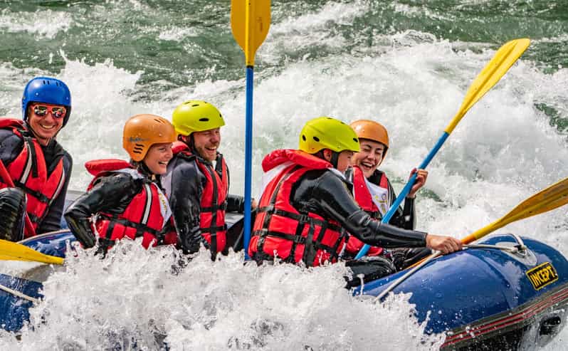 Sjoa: Unforgettable Rafting Experience - Hot showers, drinks, and the barbecue house