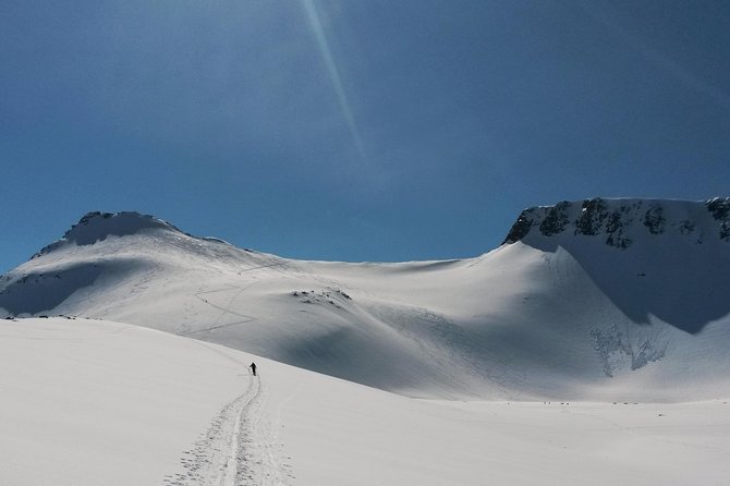 Ski Touring with Norway Mountain Guides. - What the six-hour outing feels like