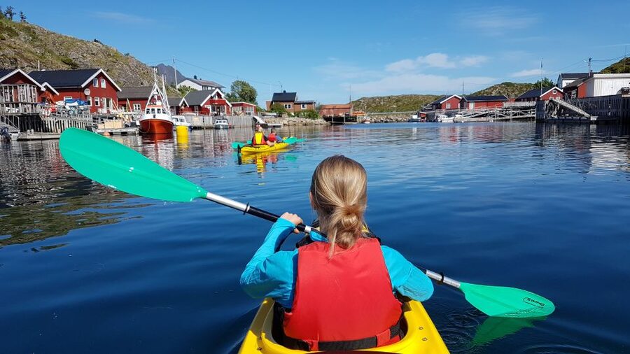 Skrova Island : 3hours Guided Kayak Tour - Three hours among clear water and Lofoten peaks