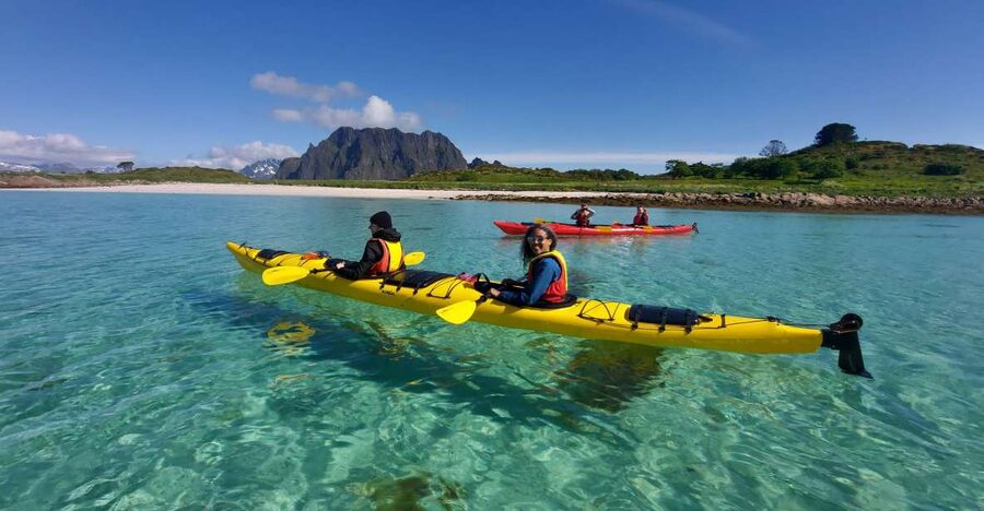 Skrova Island : 3hours Guided Kayak Tour - Reaching Heimbrygga from Svolvær