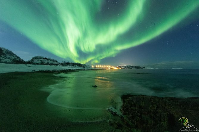 Small-Group Northern Lights Tour from Tromso with Photos - Fires, cake, and the hard part of waiting