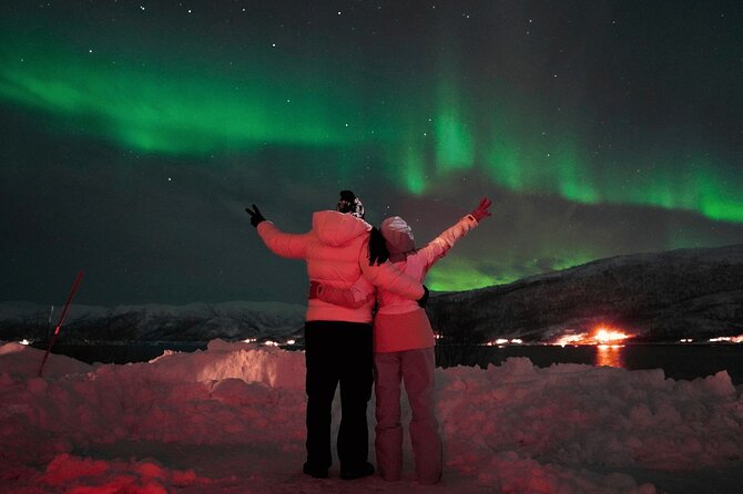 Small Northern Lights Tour Max 8 Guests Pickup and Photography - Key points to know before you book