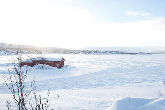 Snowmobile Adventure to 3-Country Border - Learning to handle the snowmobile