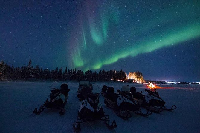 Snowmobile Aurora Expedition with dinner - Learning to drive in full winter gear