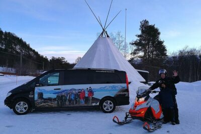 Snowmobile safari in the mountain plateau of Finnmarksvidda