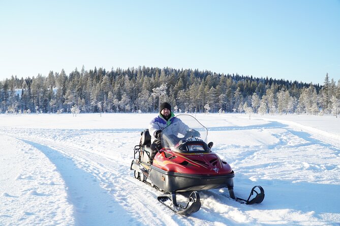 Snowmobile tour - The route to Vistträsk’s highest point