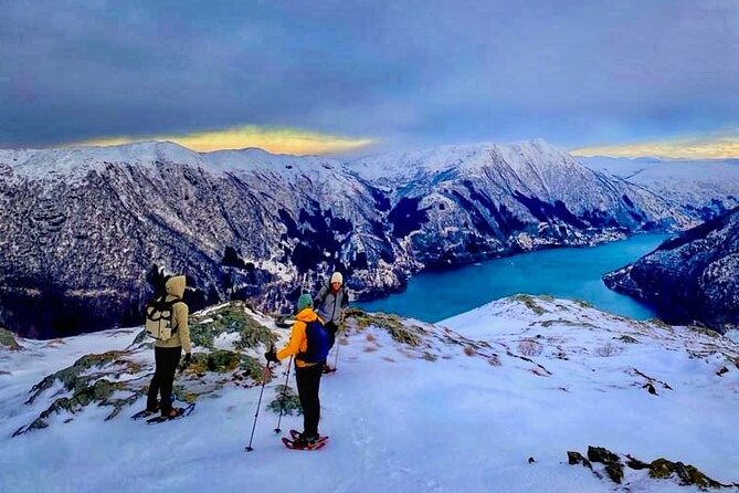 Snowshoe hiking in Bergen - Public tour - A five-hour walk with room to adjust