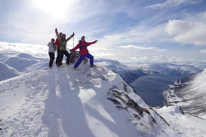 Snowshoe Hill Hike in Tromsø - Learning to walk on snowshoes