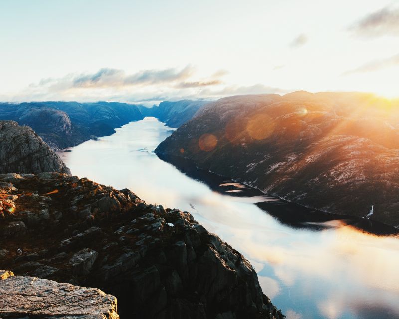 Stavanger: Guided Sunrise Hike to Pulpit Rock - Climbing the marked 4-kilometer trail