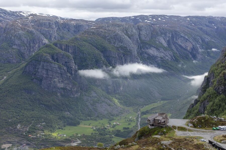 Stavanger: Kjerag Summer Hike with Packed Lunch - Kjeragbolten: thrilling, optional, and not the whole point