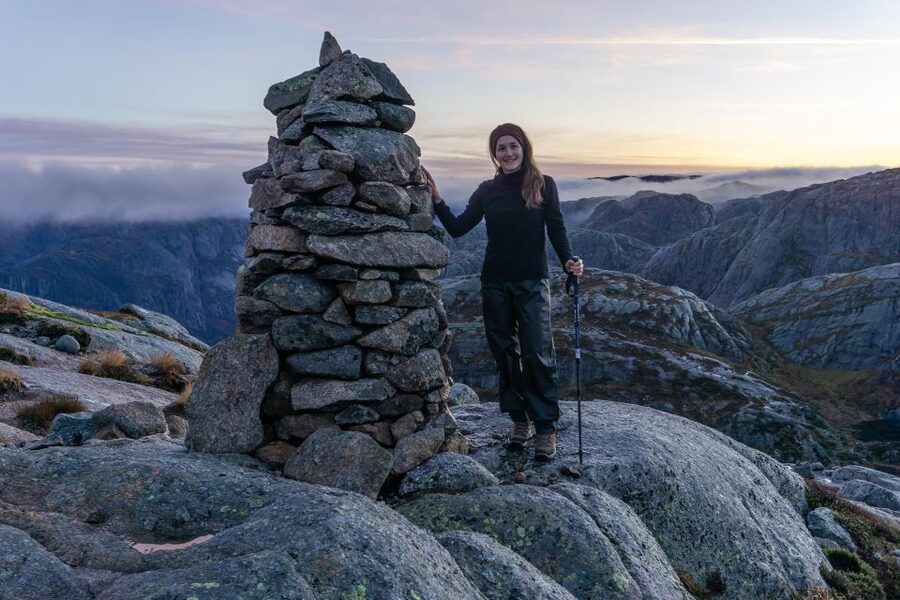 Stavanger: Off-Season Hike to Kjerag + Packed Lunch - A small group makes the difficult sections easier