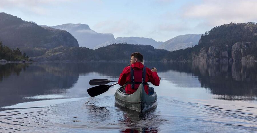 Stavanger: Preikestolen Hidden Trail Hike + Canoe + Lunch - Lunch with a fjord view