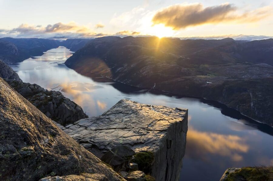 Stavanger: Preikestolen (Pulpit Rock) Hike with Local Guide - Why Preikestolen is worth the climb