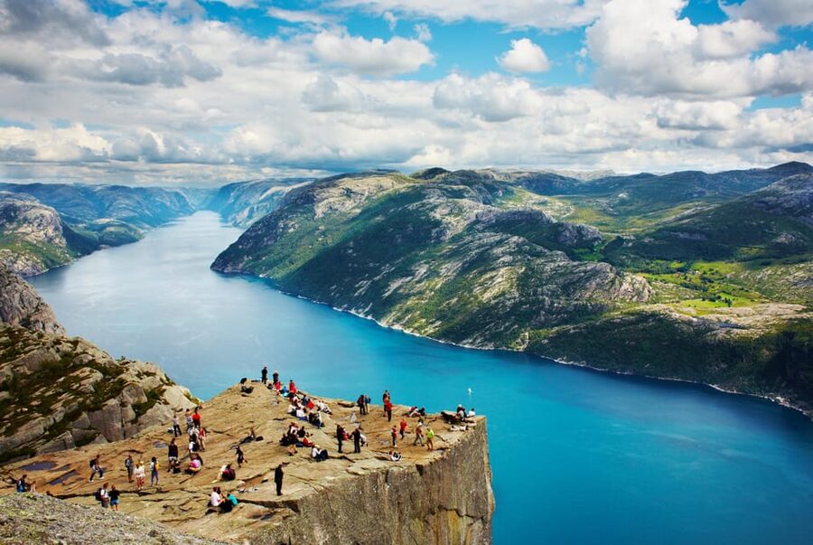 Stavanger: Preikestolen (Pulpit Rock) Hike with Local Guide - The 40-minute ride through the subsea tunnel
