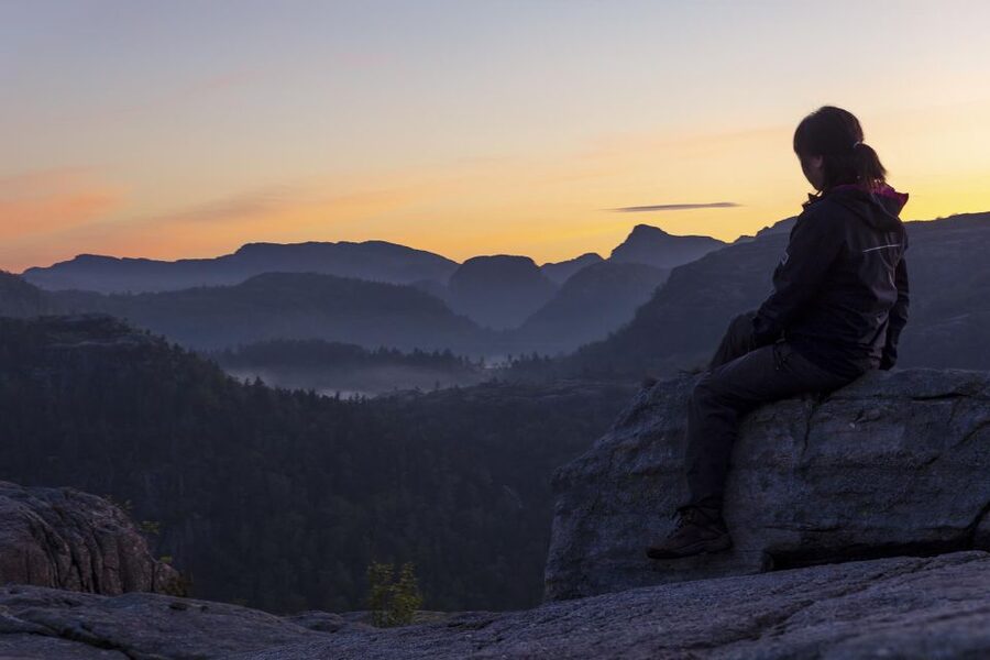 Stavanger: Preikestolen Sunrise Hike with Breakfast Buffet - Key Points at a Glance