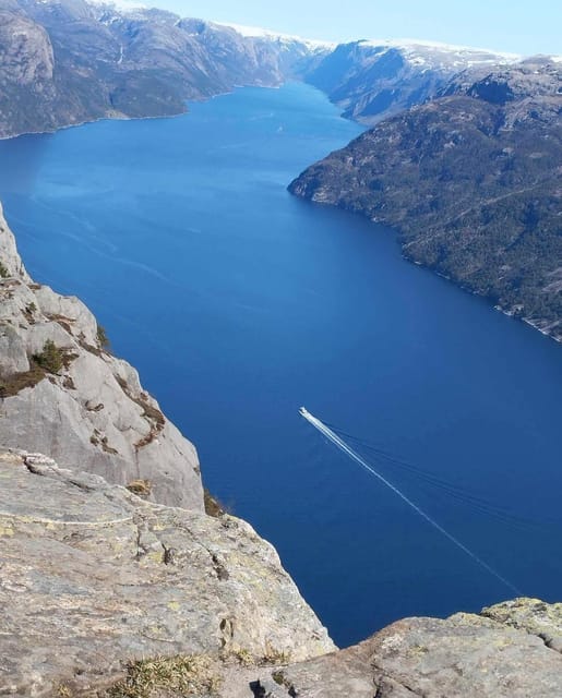 Stavanger: Preikestolen Tour with Guide and Pickup - What the $165 price buys you