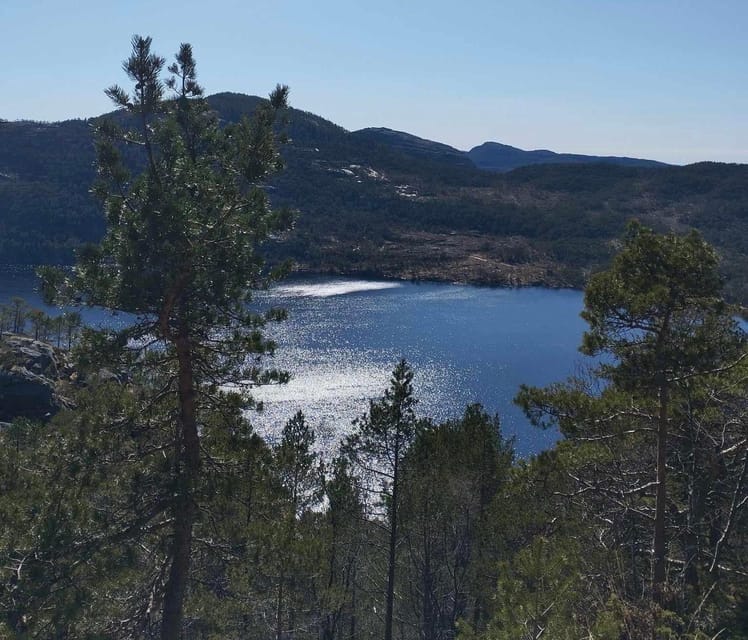 Stavanger: Preikestolen Tour with Guide and Pickup - The Stavanger pickup and 50-minute ride