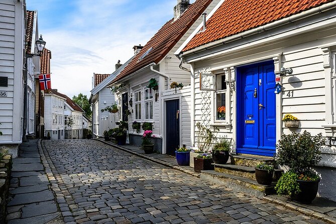 Stavanger Private Walking Tour with a Local - A good choice for cruise stops and first visits