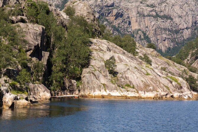 Stavanger: Waterfalls, Caves and Rock Tour By Sea - Timing, cruise ships, and the return guarantee