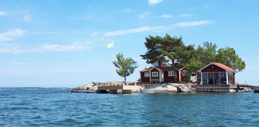 Stockholm: 1, 2, or 3-Day Kayaking Tour in the Archipelago - Learning the kayak before leaving shore