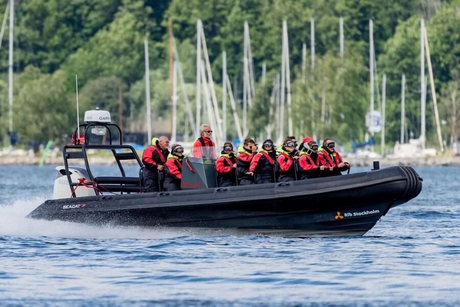 Stockholm: 2-Hour RIB Speed Boat Tour of the Archipelago - Vaxholm Fortress and the route back