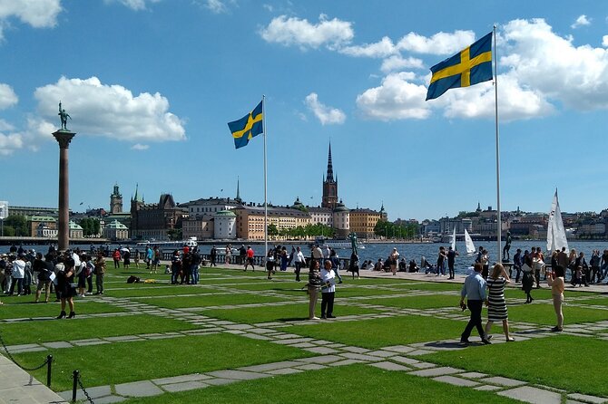 Stockholm- A Beauty On The Water: Old Town Walking Tour and Boat Trip Combined - Lejonbacken and the royal view