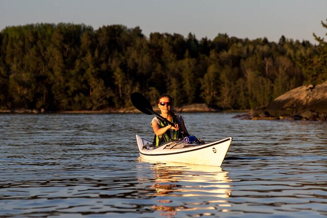 Stockholm Archipelago Sunset Kayaking and Fika tour - Getting comfortable in the kayak
