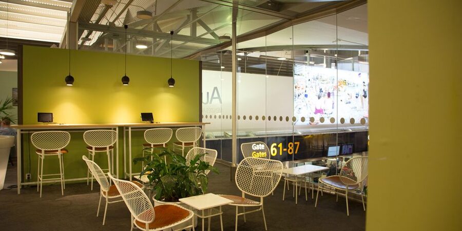 Stockholm Arlanda Airport (ARN): Premium Lounge Entry - Working, charging, and keeping track of your flight