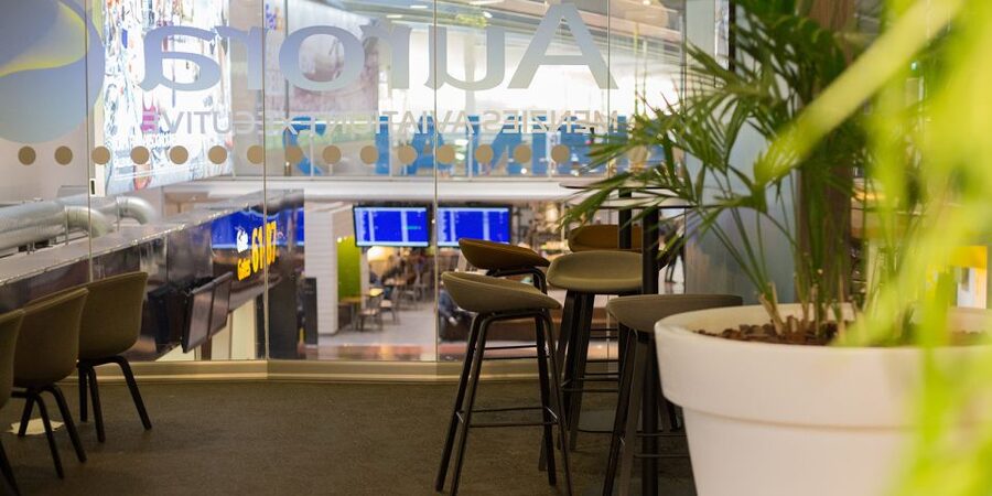 Stockholm Arlanda Airport (ARN): Premium Lounge Entry - Who gets the best value from the $35 price?