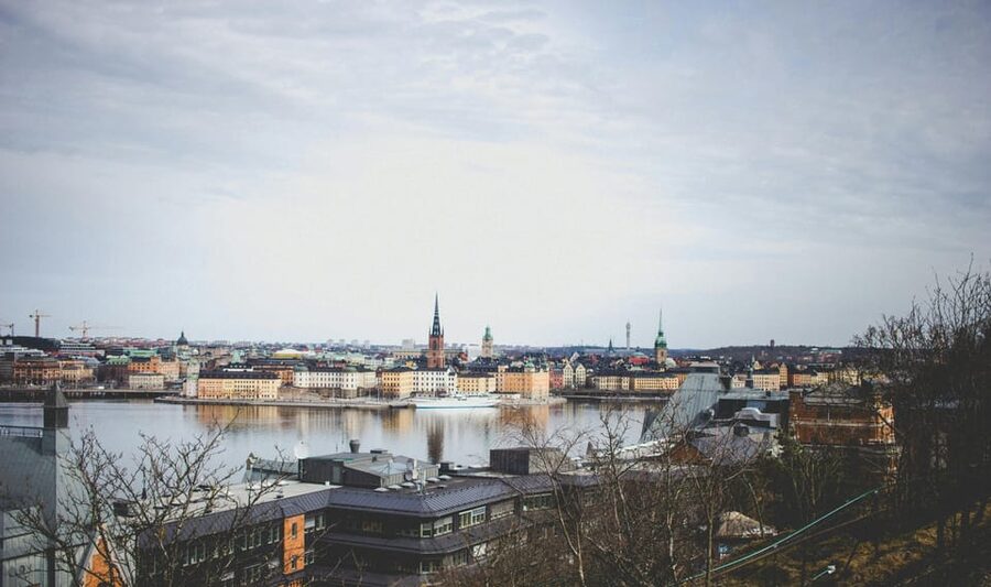 Stockholm: Christmas Markets & Lights Guided Walking Tour - Swedish Christmas customs, from tomten to Saint Lucia