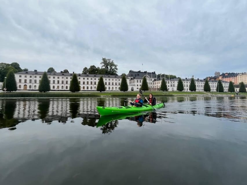 Stockholm: Daytime Kayak Tour in Stockholm City - Bridges, canals, and photography